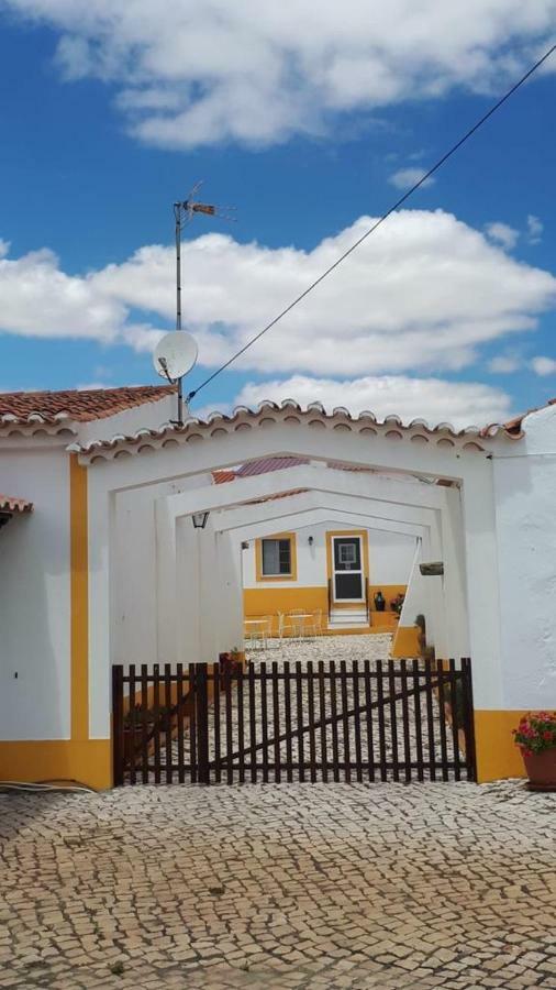 Agro-Turismo Do Roxo Guest House Ervidel Exterior photo